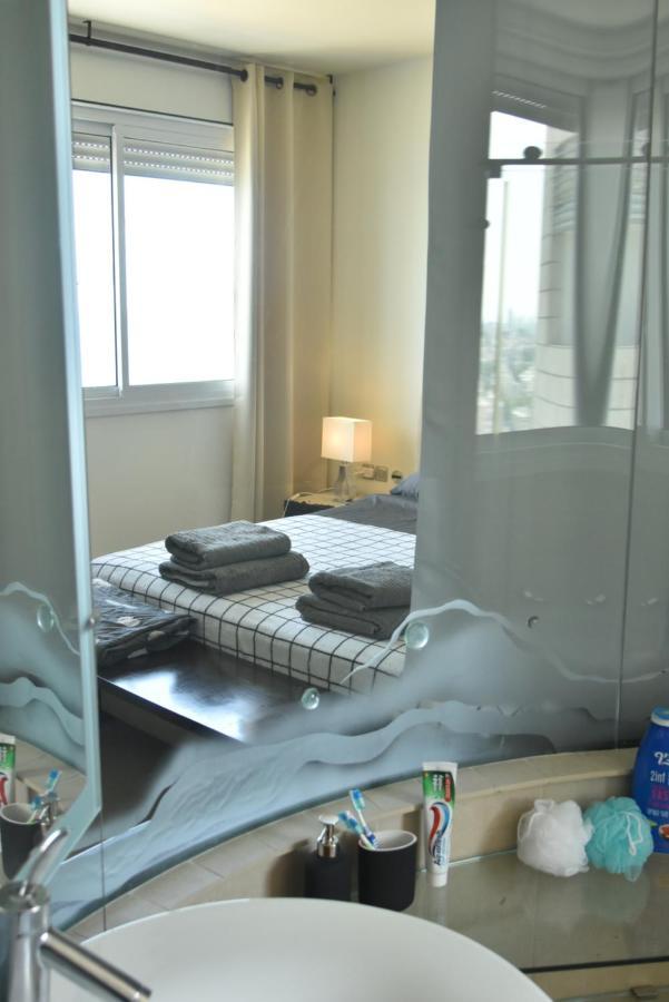 Sky Home Luxury Apartment With Sea View 바트얌 외부 사진