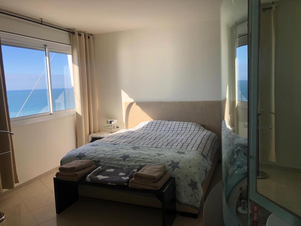 Sky Home Luxury Apartment With Sea View 바트얌 외부 사진