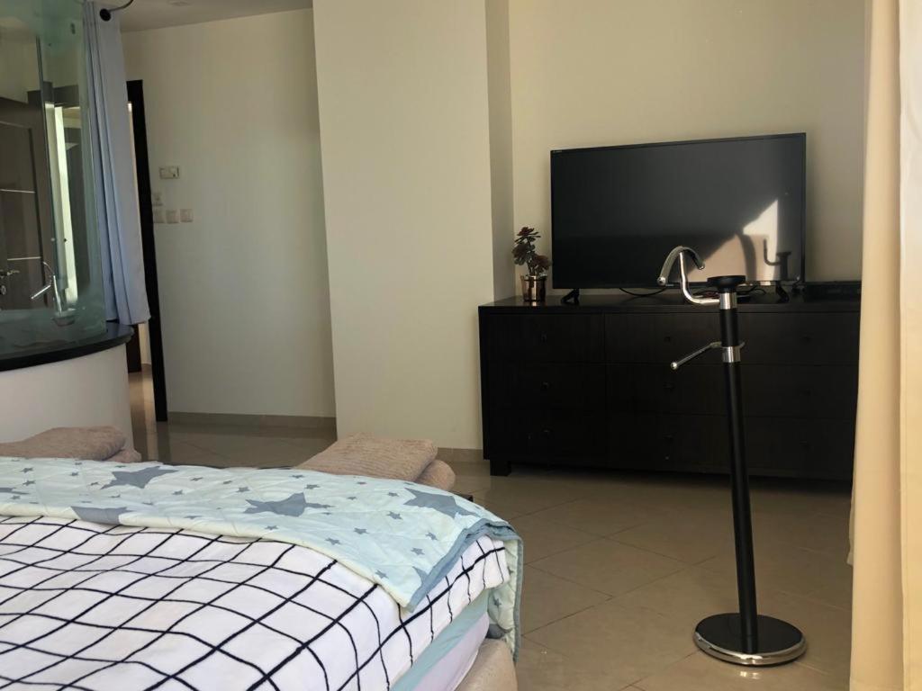 Sky Home Luxury Apartment With Sea View 바트얌 외부 사진
